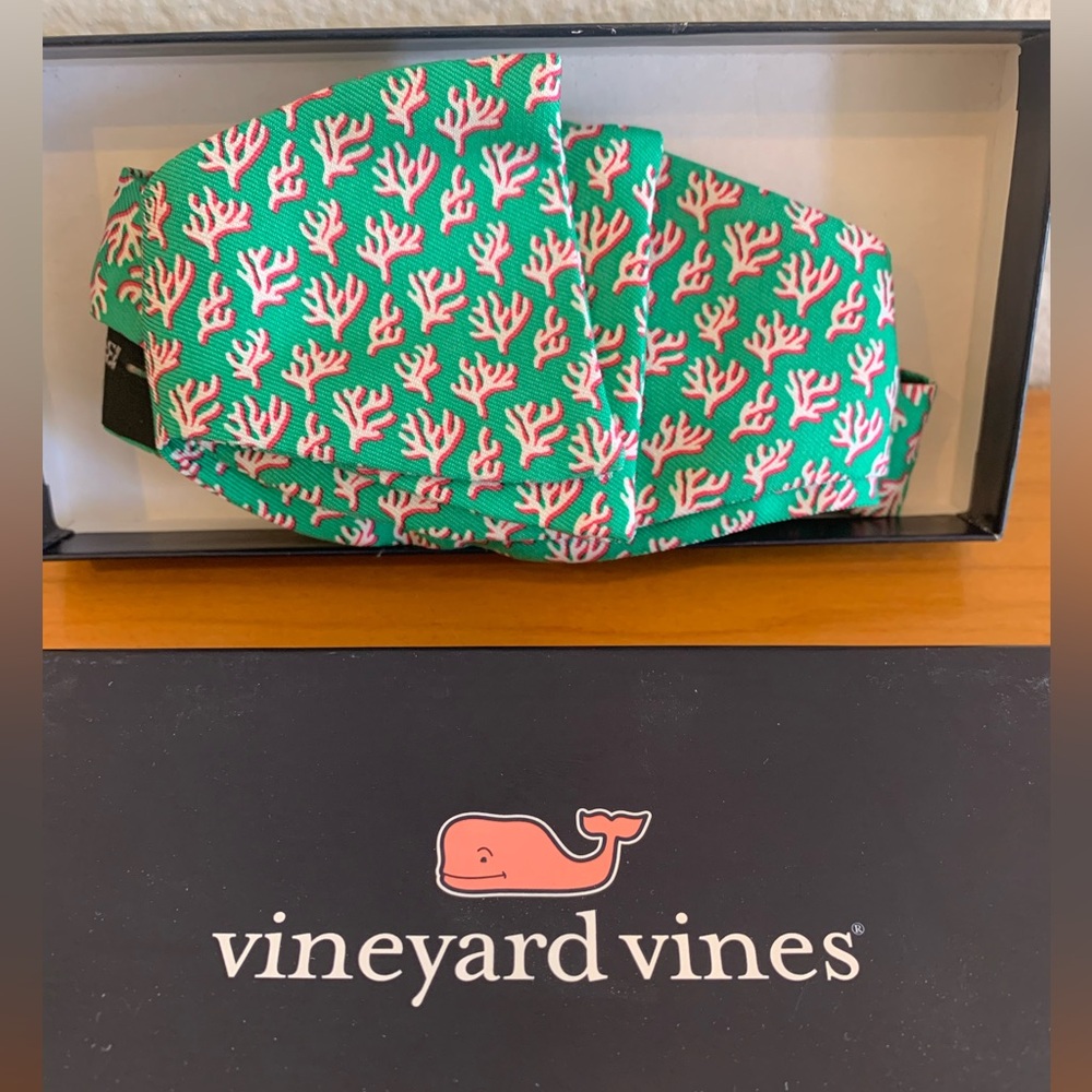 Vineyard Vines Mens Bow Tie Seafoam Green and Pink Coral 100% Silk w/ Box